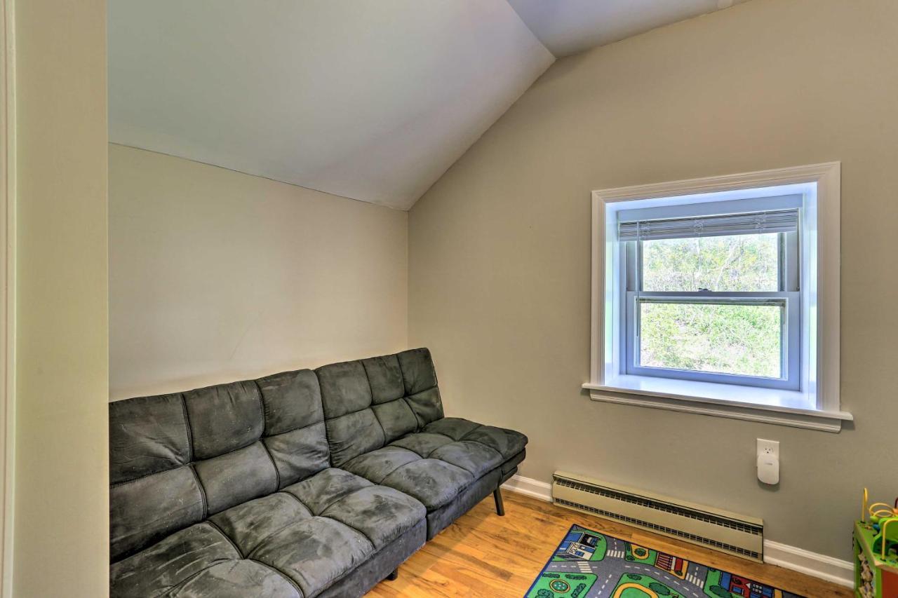 Idyllic Hellertown With Patio And Fire Pit! *